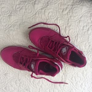 Nike Huarache size 9